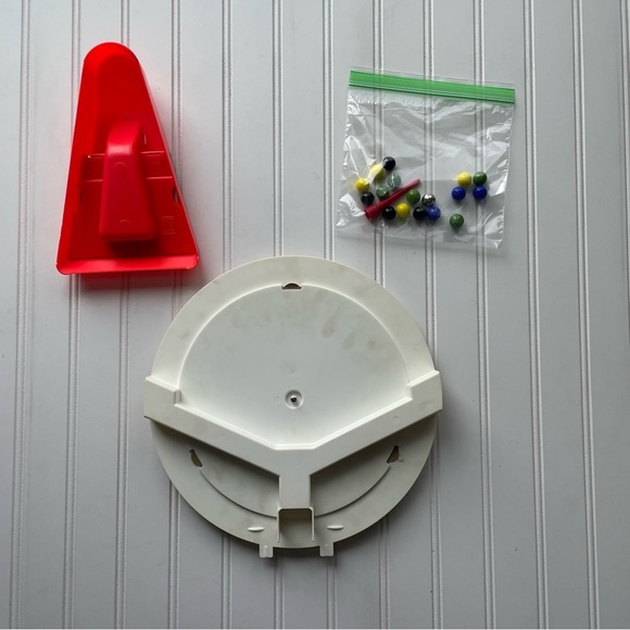 Vintage 1971 Whirl Out Board Game by Milton Bradley Rare - Picture 4 of 9